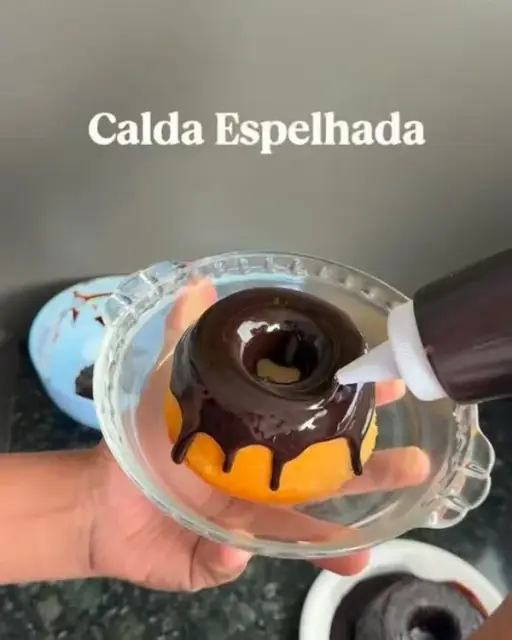 Calda Espelhada de Chocolate
